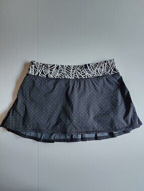 Lululemon Pace Setter Skirt - Sz 6 - Sweet Spot Black Angel Wing/ Pretty Palm